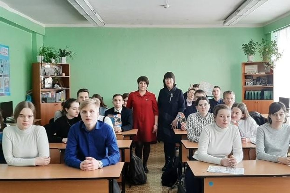 Представители Елабужского института КФУ провели профориентационную работу в Набережных Челнах Представители Елабужского института КФУ провели профориентационную работу в Набережных Челнах