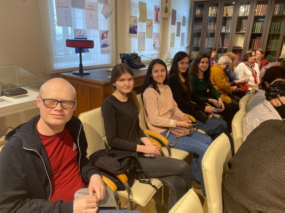 Шәриф Камал йортында кунакта Шәриф Камал йортында кунакта