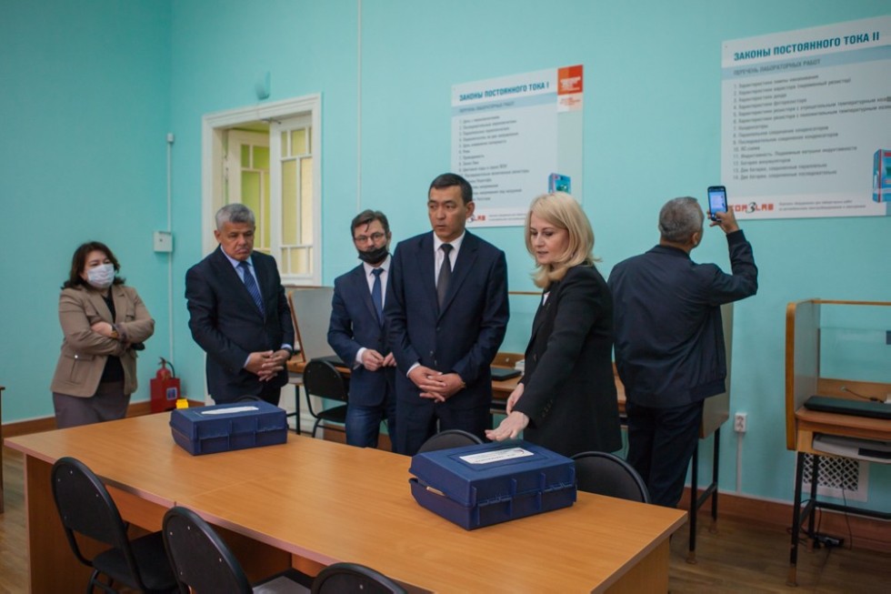 Елабужский институт КФУ принял делегацию Ташкентского государственного педагогического университета имени Низами