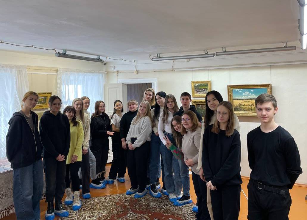 Дом-музей И.И. Шишкина посетили студенты Елабужского института КФУ Дом-музей И.И. Шишкина посетили студенты Елабужского института КФУ