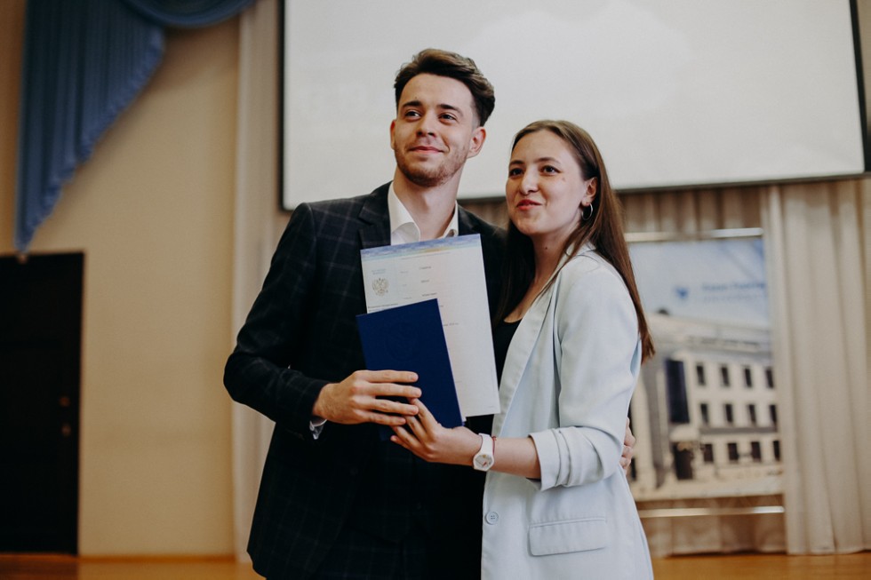 Состоялось торжественное вручение дипломов выпускникам бакалавриата по направлению Состоялось торжественное вручение дипломов выпускникам бакалавриата по направлению