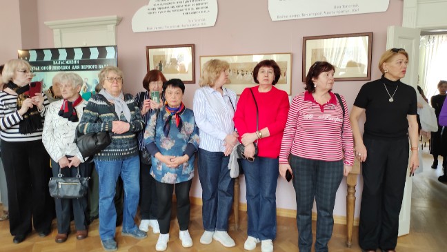 Вальс жизни в доме Левушки Толстого Вальс жизни в доме Левушки Толстого