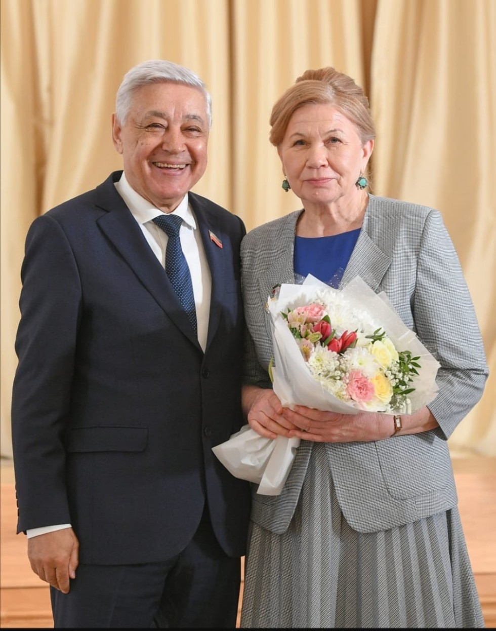 Профессор Фәнүзә Шәкүр кызы Нуриеваны котлыйбыз! Профессор Фәнүзә Шәкүр кызы Нуриеваны котлыйбыз!