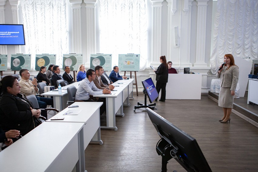 Преподавателям ФерГУ вручили удостоверения о повышении квалификации Преподавателям ФерГУ вручили удостоверения о повышении квалификации