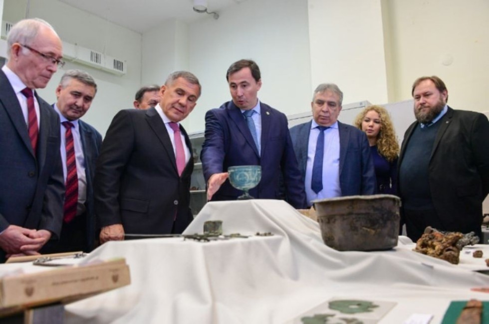 Former Rector of Kazan University Yury Konoplyov receives the Medal of the Order 'For the Merit to the Republic of Tatarstan' Former Rector of Kazan University Yury Konoplyov receives the Medal of the Order 'For the Merit to the Republic of Tatarstan'