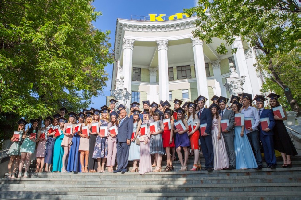 Graduates of  Elabuga Institute of KFU: 