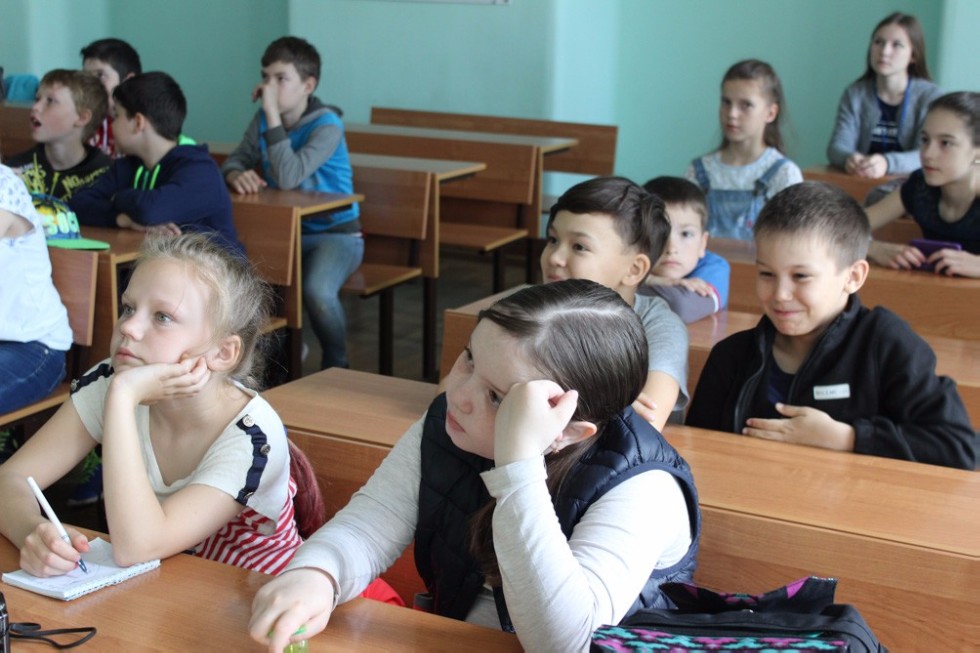 Участники смены 'ИнтеЛЛето' познакомились с Николаем Лобачевским Участники смены 'ИнтеЛЛето' познакомились с Николаем Лобачевским