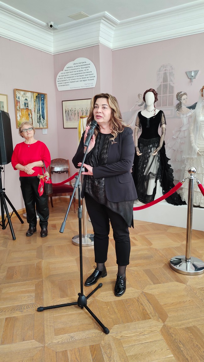 Вальс жизни в доме Левушки Толстого Вальс жизни в доме Левушки Толстого