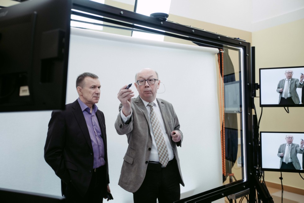 Deputy Minister of Science and Higher Education of Russia Alexander Stepanov toured university facilities ,IPE, IPIC, IFMB, University Clinic, Ministry of Science and Higher Education of Russia