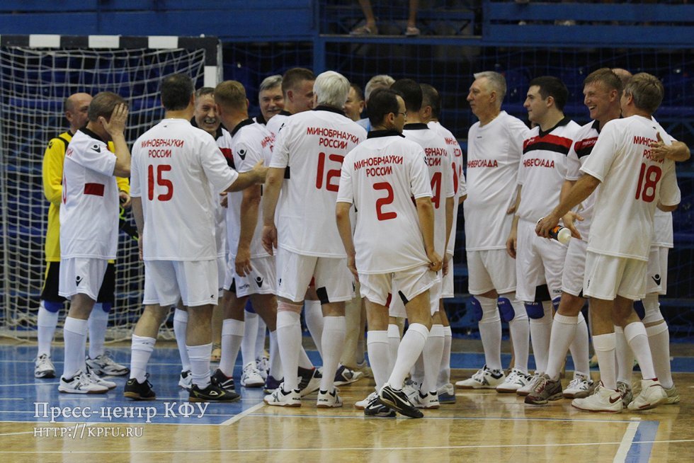 Minister?s team beats the Students