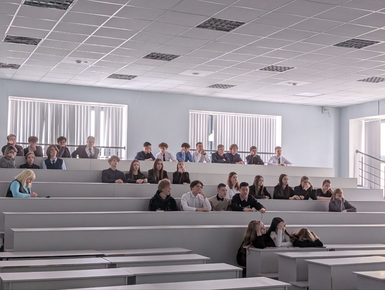 10 дорог. Одна твоя. 10 дорог. Одна твоя.