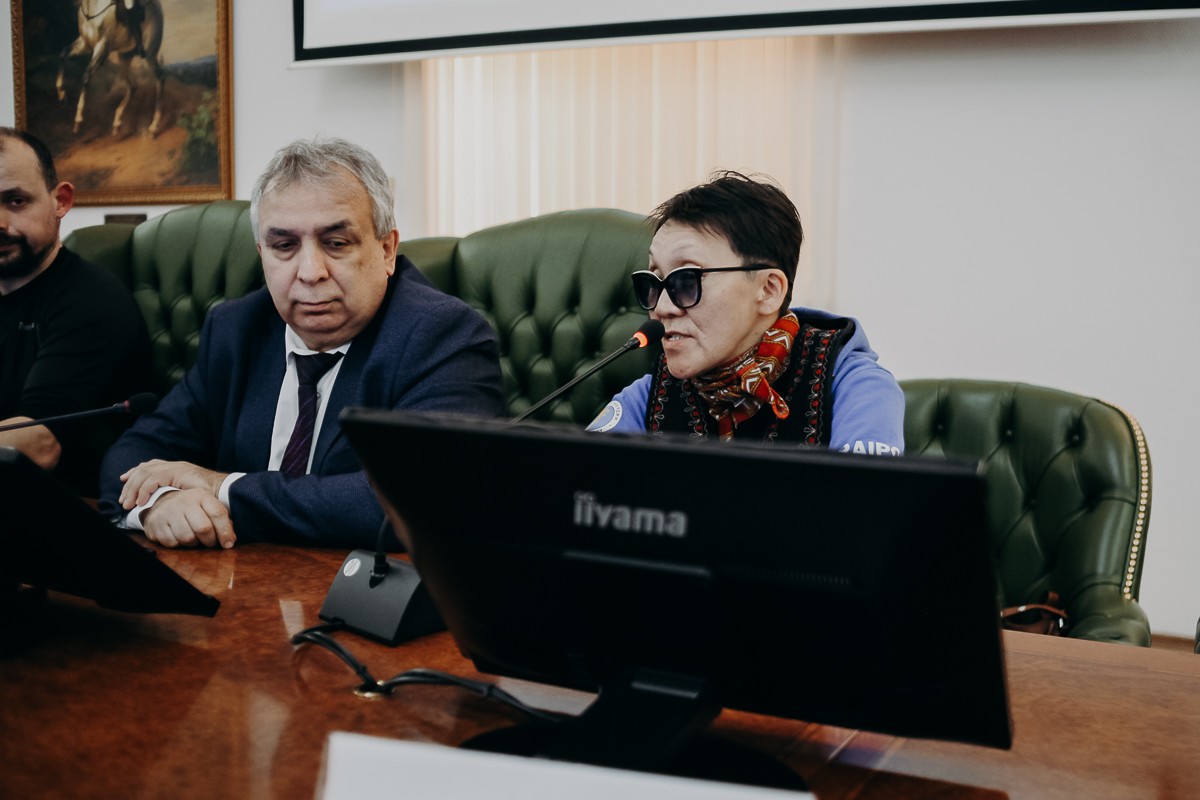 КФУ передал подарки для бойцов участникам гуманитарного автопробега 'Владивосток ? Луганск' КФУ передал подарки для бойцов участникам гуманитарного автопробега 'Владивосток ? Луганск'