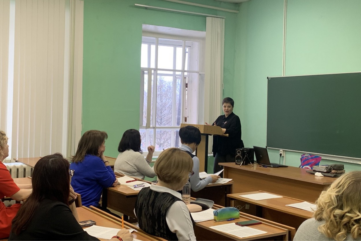 В Елабужском институте состоялся семинар: учителя со всей республики поделились лучшими практиками В Елабужском институте состоялся семинар: учителя со всей республики поделились лучшими практиками