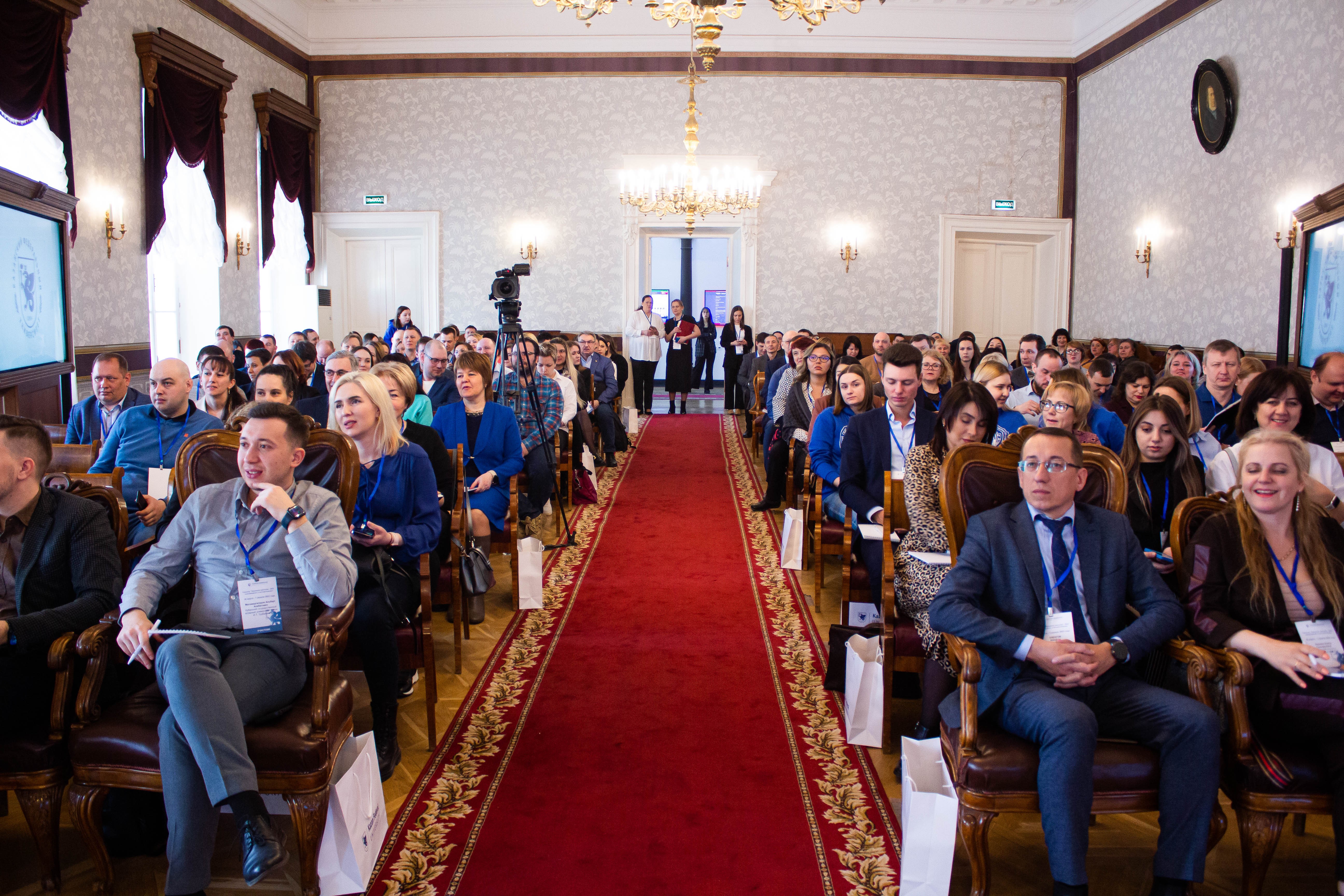 Обсуждение особенностей приемной кампании 2023 в КФУ Обсуждение особенностей приемной кампании 2023 в КФУ