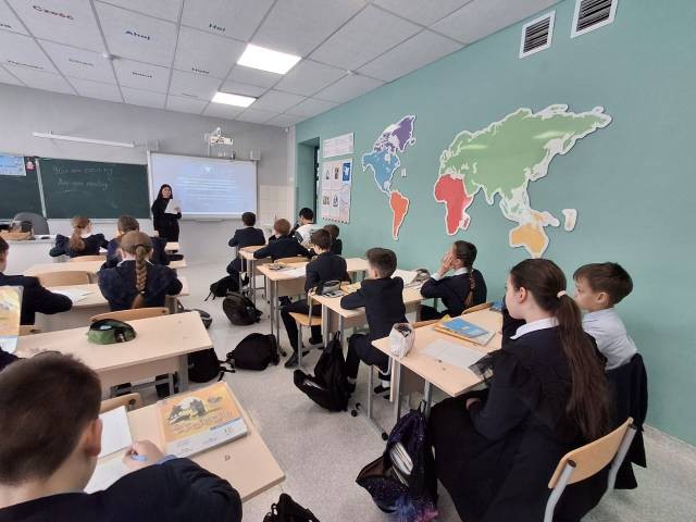 Обучение английскому языку в 6А классе с использованием возможностей интерактивной доски на уроках английского языка в 'Университетской' школе. Обучение английскому языку в 6А классе с использованием возможностей интерактивной доски на уроках английского языка в 'Университетской' школе.