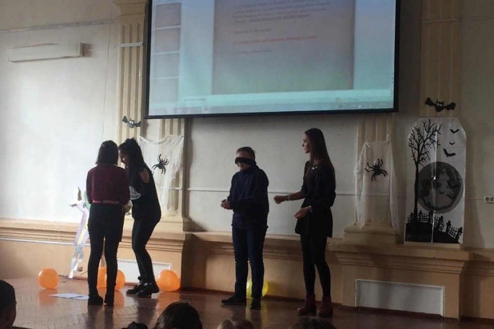 Смена 'Poliglot' на факультете иностранных языков Смена 'Poliglot' на факультете иностранных языков