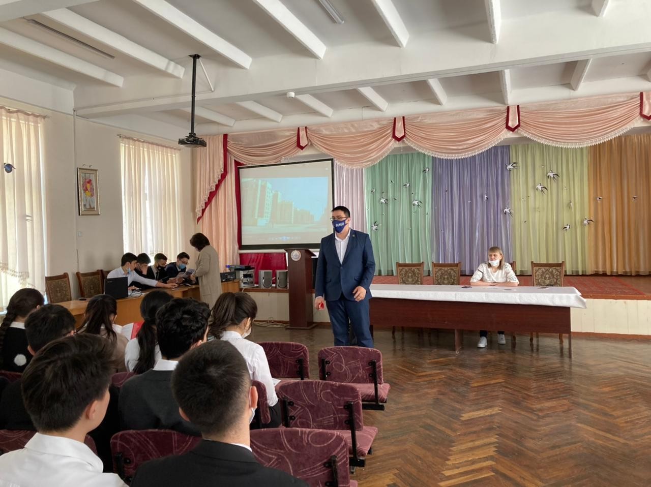 Презентация в Государственной образовательной средней специализированной школе №107 Презентация в Государственной образовательной средней специализированной школе №107