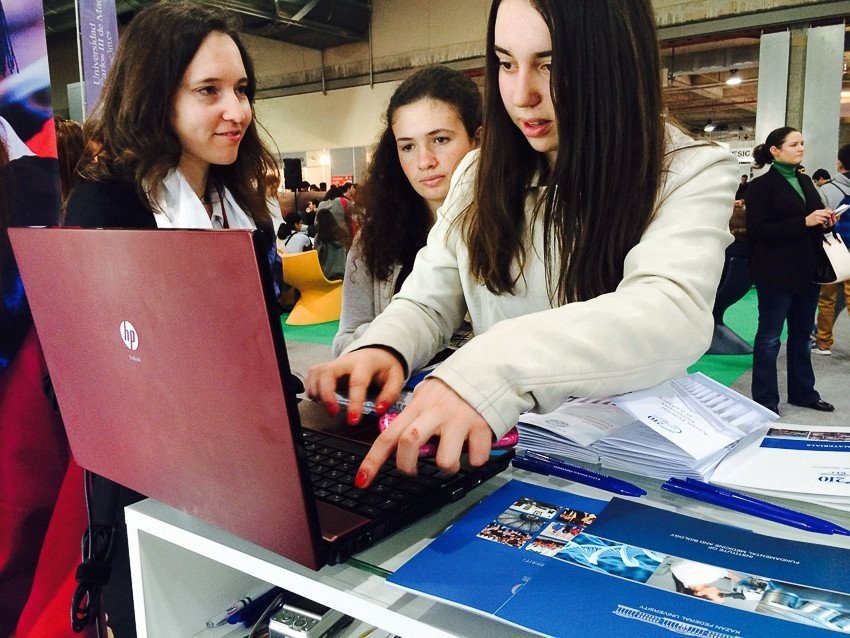 Innovations in education are discussed under hot sun of Spain