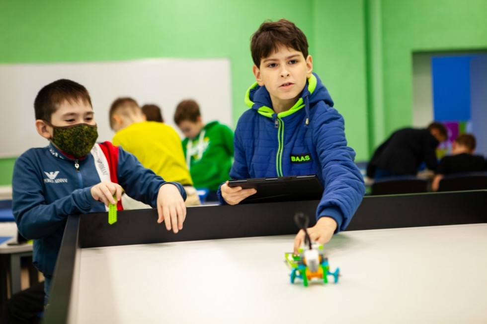 ����������