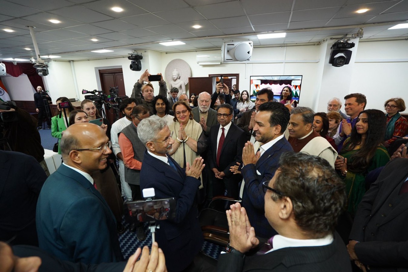 В ИМОИиВ состоялись мероприятия с целью популяризации деятельности Центра изучения Индии В ИМОИиВ состоялись мероприятия с целью популяризации деятельности Центра изучения Индии