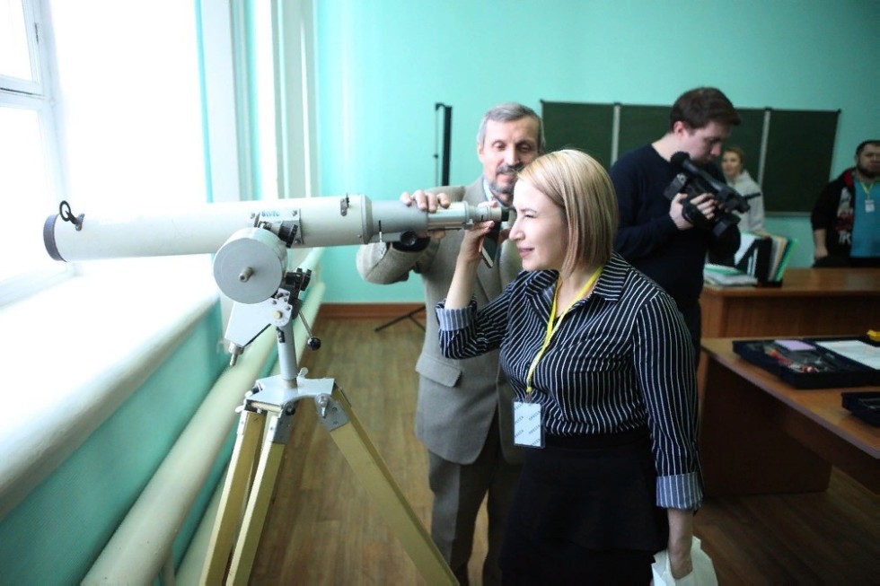 В Елабужском институте КФУ прошёл пресс-тур с участием представителей СМИ и блогеров В Елабужском институте КФУ прошёл пресс-тур с участием представителей СМИ и блогеров