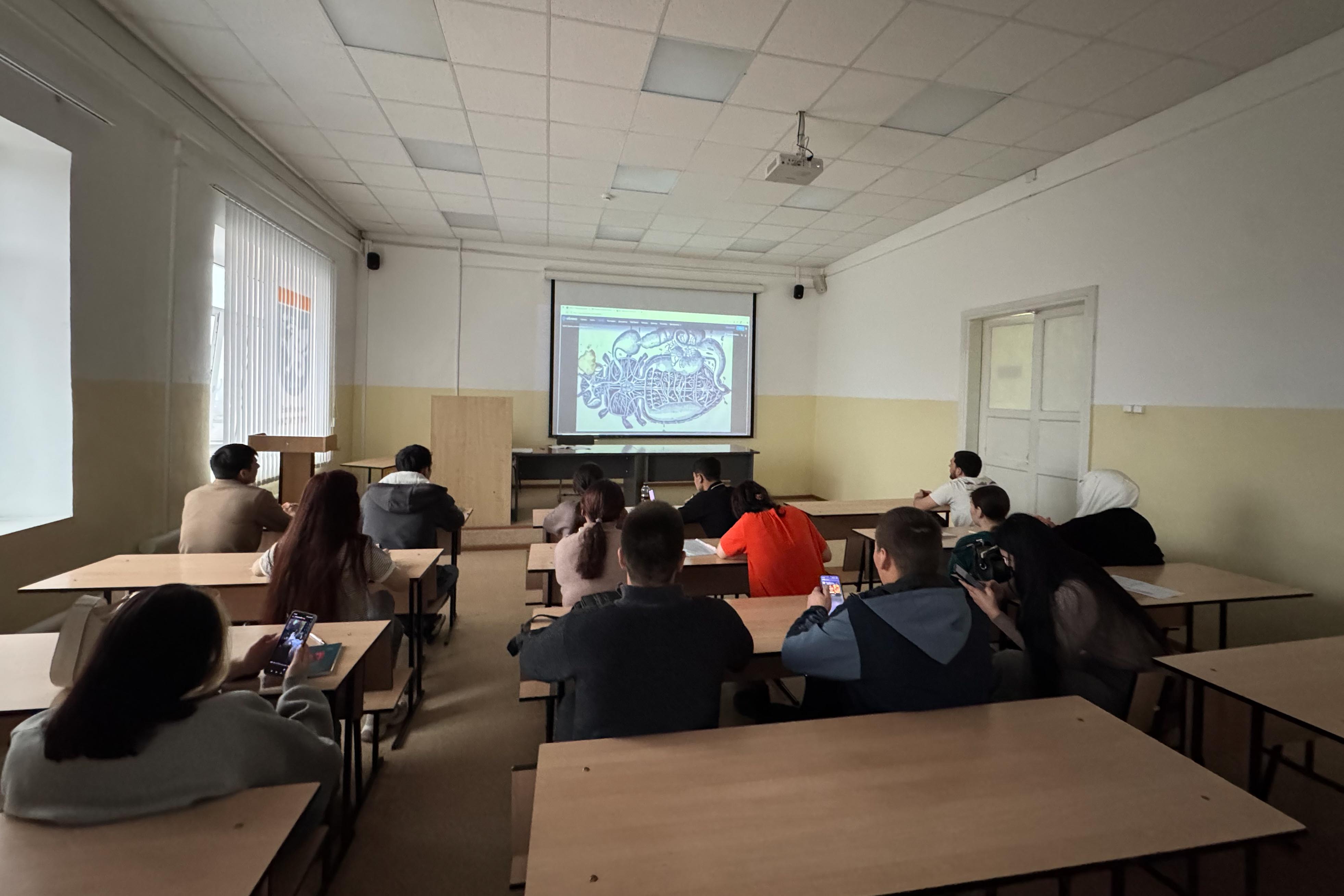 В Елабужском институте КФУ обсудили роль педагога в цифровую эпоху В Елабужском институте КФУ обсудили роль педагога в цифровую эпоху