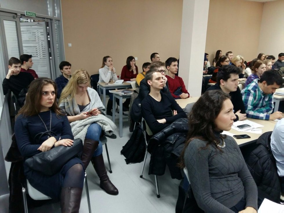 3 марта 2016 года в Центре Магистратуры Института управления, экономики и финансов КФУ прошла открытая лекция профессора Коха Игоря Анатольевича и профессора Галлямовой Динары Хамитовны, посвященная перспективам развития мировой экономики. 3 марта 2016 года в Центре Магистратуры Института управления, экономики и финансов КФУ прошла открытая лекция профессора Коха Игоря Анатольевича и профессора Галлямовой Динары Хамитовны, посвященная перспективам развития мировой экономики.