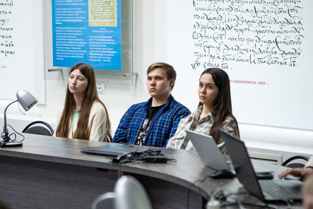 Активисты Елабужского института КФУ встретились с победителем конкурса стартапов Активисты Елабужского института КФУ встретились с победителем конкурса стартапов