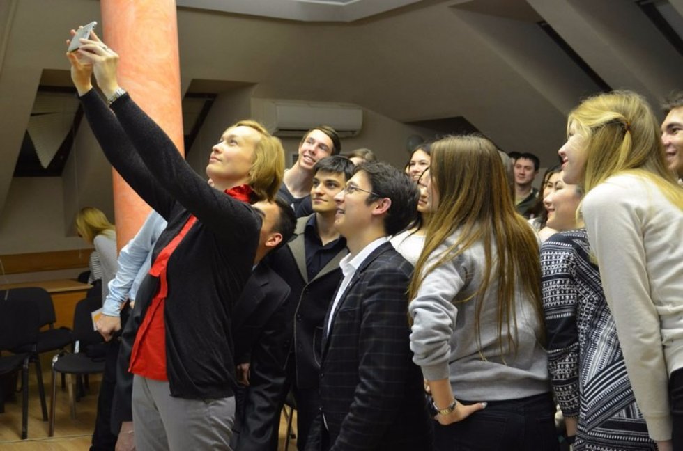 Для студентов ИУЭиФ 10.12.15 компания Ernst&Young провела мастер-класс на тему 'Тайм-менеджмент'. Для студентов ИУЭиФ 10.12.15 компания Ernst&Young провела мастер-класс на тему 'Тайм-менеджмент'.