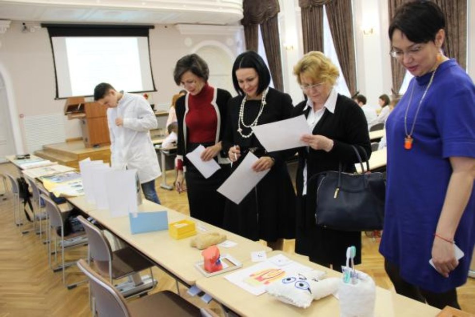 ����������� ����������� ������������� ������������ ��������� �� ������������, ����������� 80-����� ������������ ������� ����� ���������� ���������, ������������ ����������� ������, ���������� ���������� ���������� ����������������� ������������� ������� �����������.