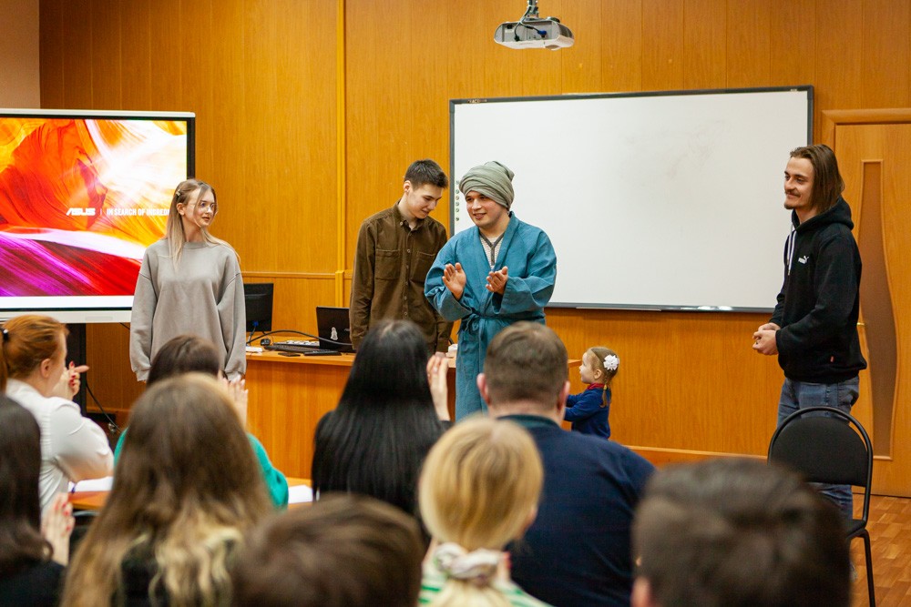 Острый юмор и невероятная харизма: конкурс СТЭМов в Елабужском институте КФУ Острый юмор и невероятная харизма: конкурс СТЭМов в Елабужском институте КФУ