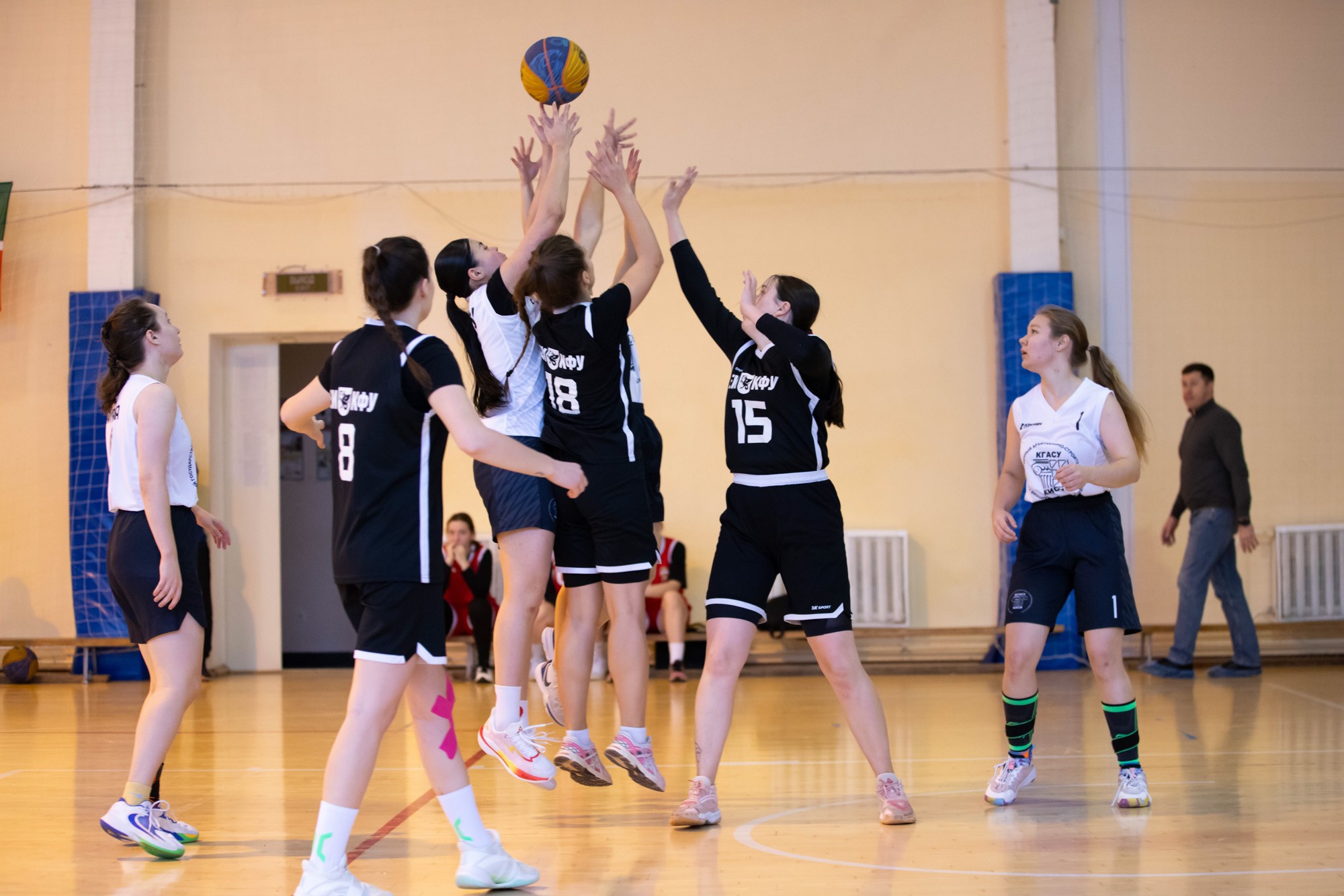 Баскетболистки Елабужского института КФУ вышли в высший дивизион студенческой лиги Баскетболистки Елабужского института КФУ вышли в высший дивизион студенческой лиги