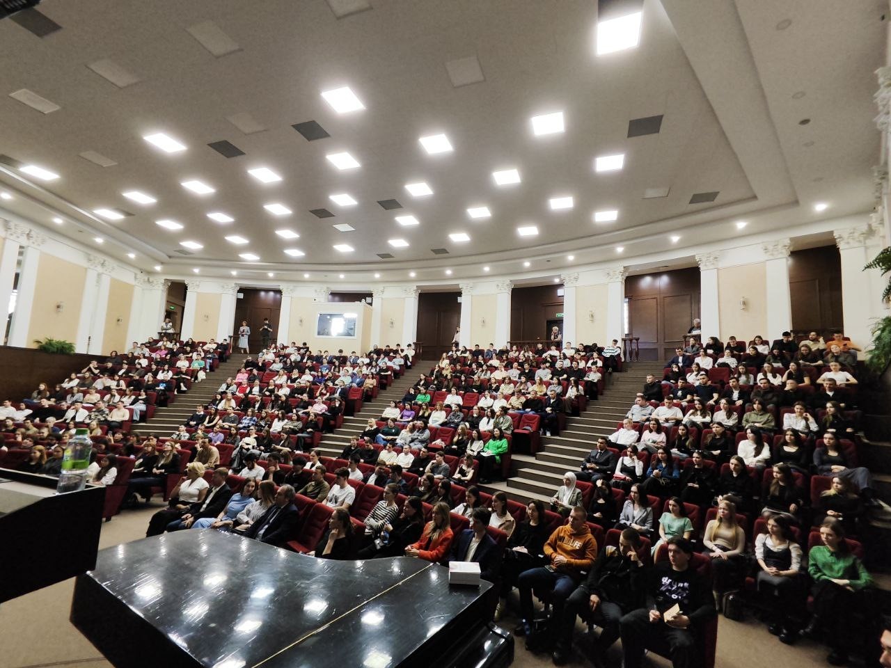 В Институте управления, экономики и финансов прошла встреча студентов КФУ с Прокурором Республики Татарстан В Институте управления, экономики и финансов прошла встреча студентов КФУ с Прокурором Республики Татарстан