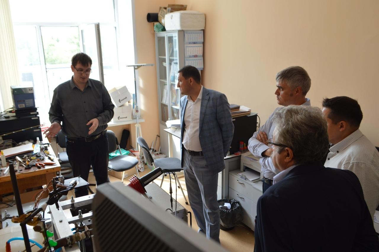 Генеральный директор ООО ИЦ 'Энергопрогресс' Гараев Алмаз Лябисович посетил Инженерный институт КФУ Генеральный директор ООО ИЦ 'Энергопрогресс' Гараев Алмаз Лябисович посетил Инженерный институт КФУ