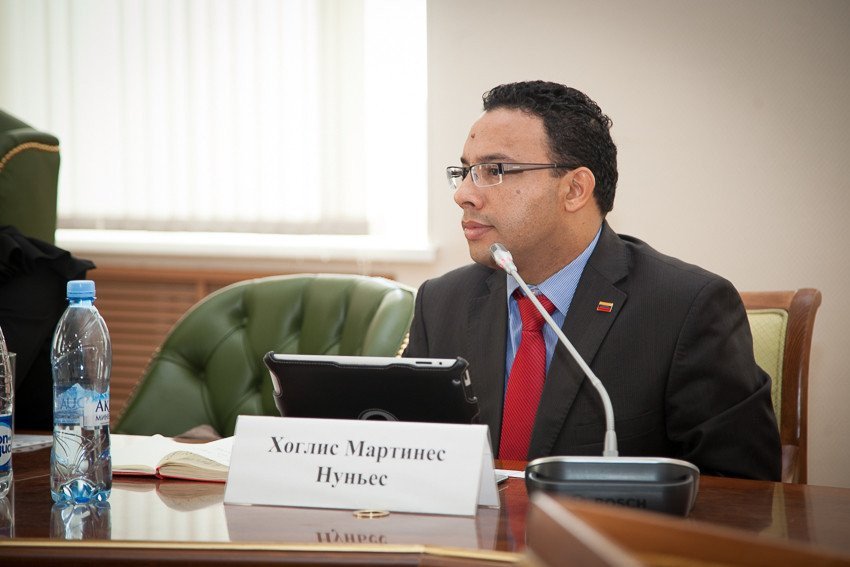 Establishing Bonds with Venezuela