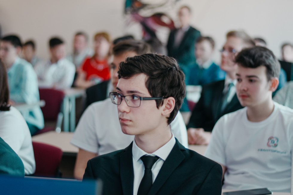 ����� ��������� ���� ������������� 