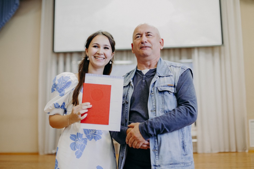 Состоялось торжественное вручение дипломов выпускникам бакалавриата по направлению Состоялось торжественное вручение дипломов выпускникам бакалавриата по направлению