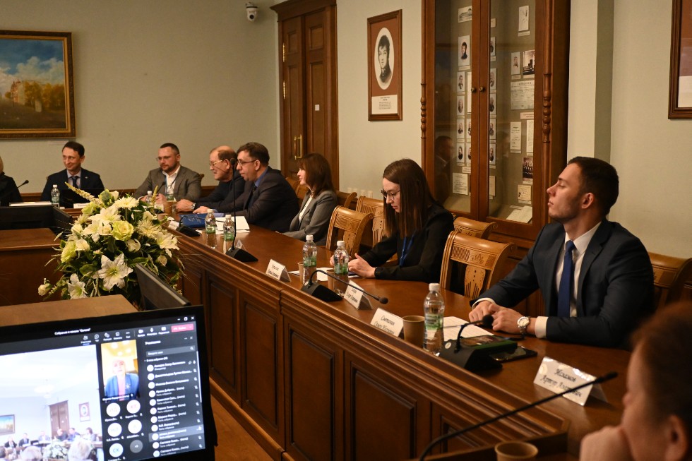 ����� �� ������ ������������� ������-������������ ����������� '����� ��������� ��������� ����� (� 90-����� ���������� �.�. �������)'