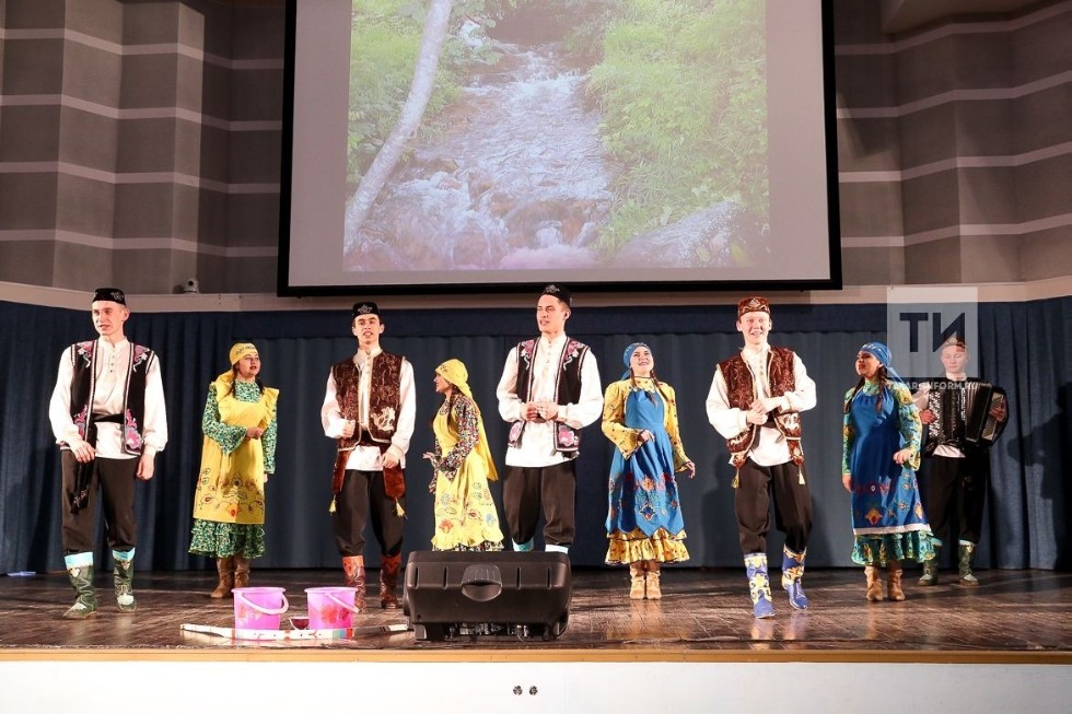 Халык иҗатыннан илһам алып Халык иҗатыннан илһам алып