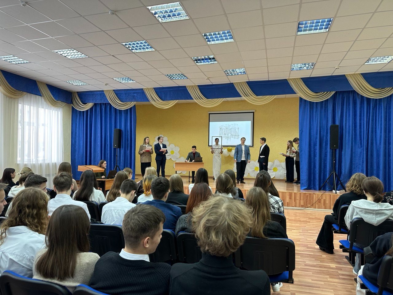 Математики университета ? школьникам Математики университета ? школьникам