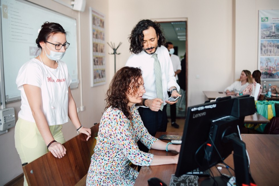 ��������