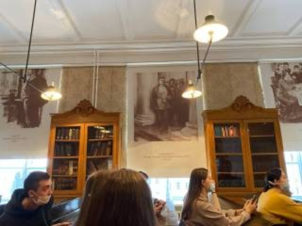 Студенты Инженерного института прикоснулись к истории КФУ. Студенты Инженерного института прикоснулись к истории КФУ.