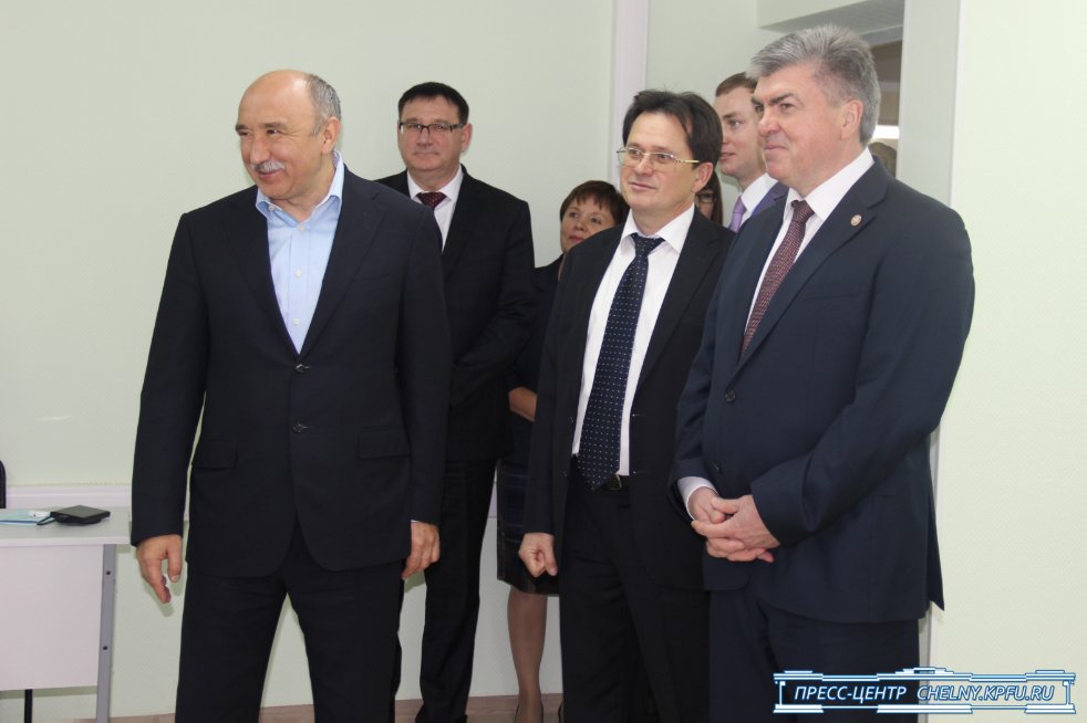 В Набережночелнинскои институте КФУ прошло открытие нового учебного здания В Набережночелнинскои институте КФУ прошло открытие нового учебного здания