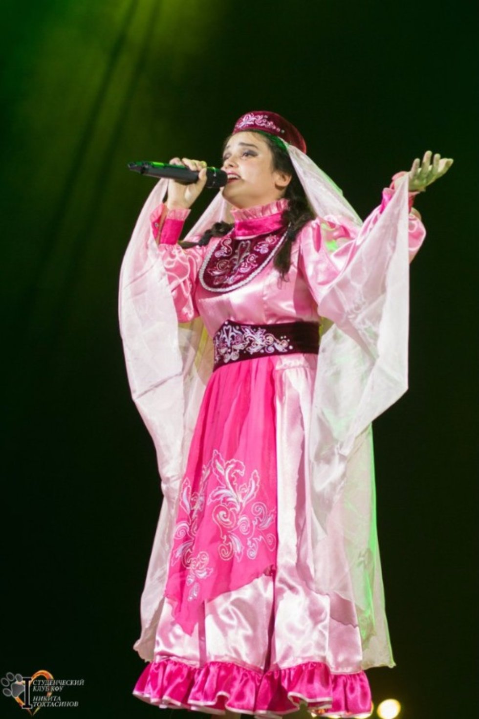 Дружные и активные студенты Института геологии и нефтегазовых технологий и Института фундаментальной медицины и биологии на Ежегодном фестивале 'День первокурсника-2015' Дружные и активные студенты Института геологии и нефтегазовых технологий и Института фундаментальной медицины и биологии на Ежегодном фестивале 'День первокурсника-2015'