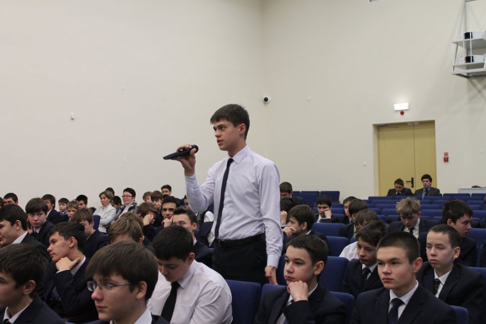 Minister of labor, employment and social security of Tatarstan Republic, Airat Shafigullin, answered questions of IT-Lyceum students