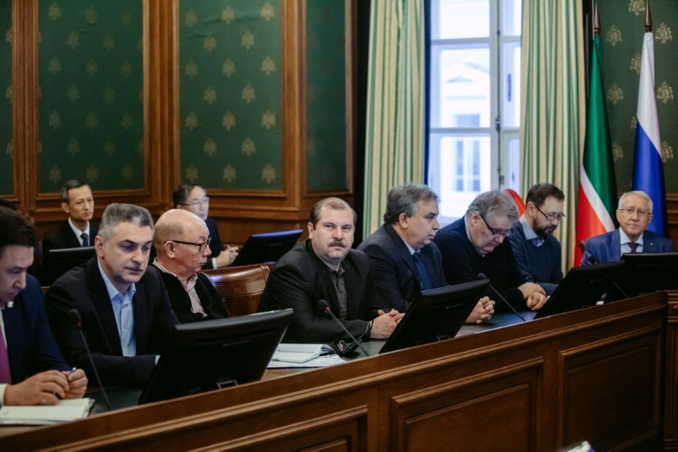 孔子塑像被中国驻喀山总领事馆捐给喀山联邦大学