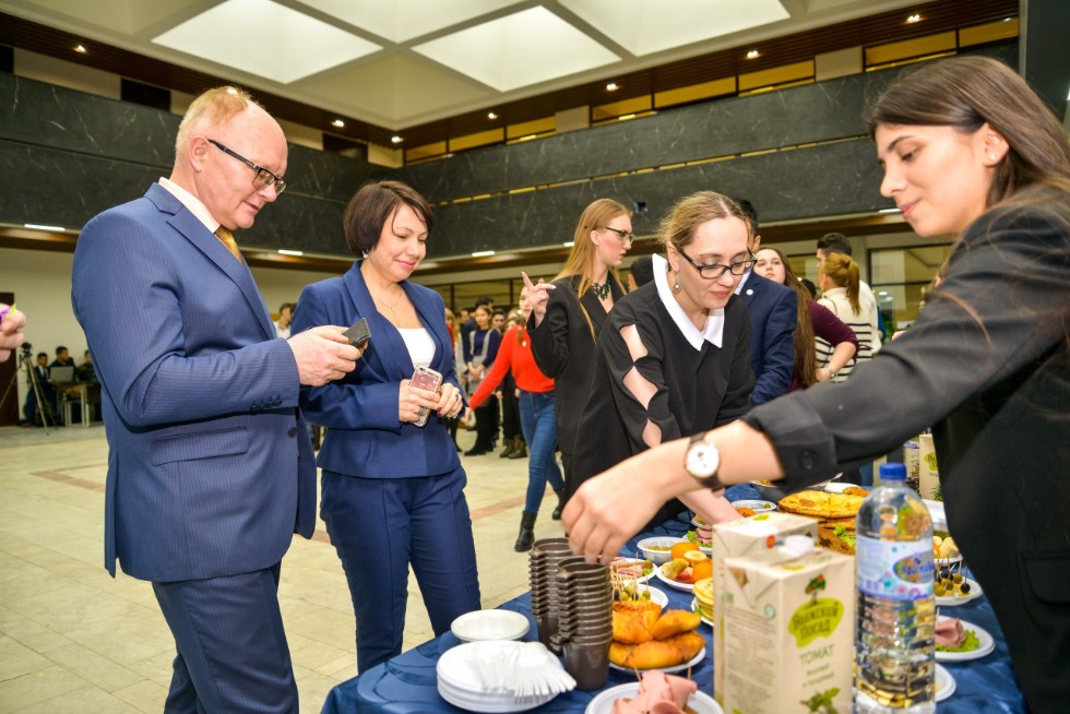 Торжественное награждение Студенческого совета Института социально-философских наук и массовых коммуникаций. Торжественное награждение Студенческого совета Института социально-философских наук и массовых коммуникаций.