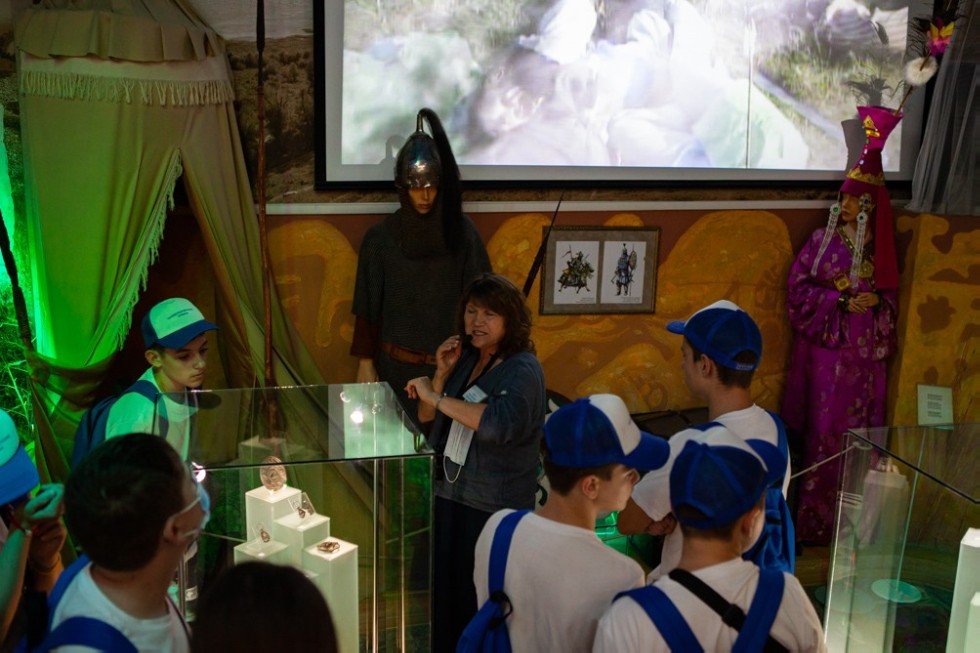 Университетская смена продолжает знакомиться с Елабугой Университетская смена продолжает знакомиться с Елабугой