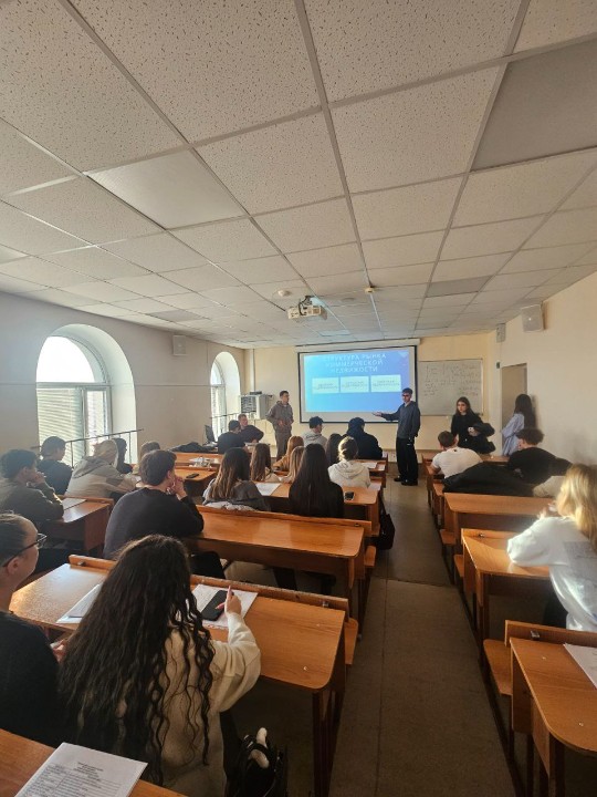 Внедрение инновационного подхода 'перевернутый класс' доказало свою эффективность на практике: студенты 4 курса поделились секретами бизнеса в сфере недвижимости с младшими курсами Внедрение инновационного подхода 'перевернутый класс' доказало свою эффективность на практике: студенты 4 курса поделились секретами бизнеса в сфере недвижимости с младшими курсами