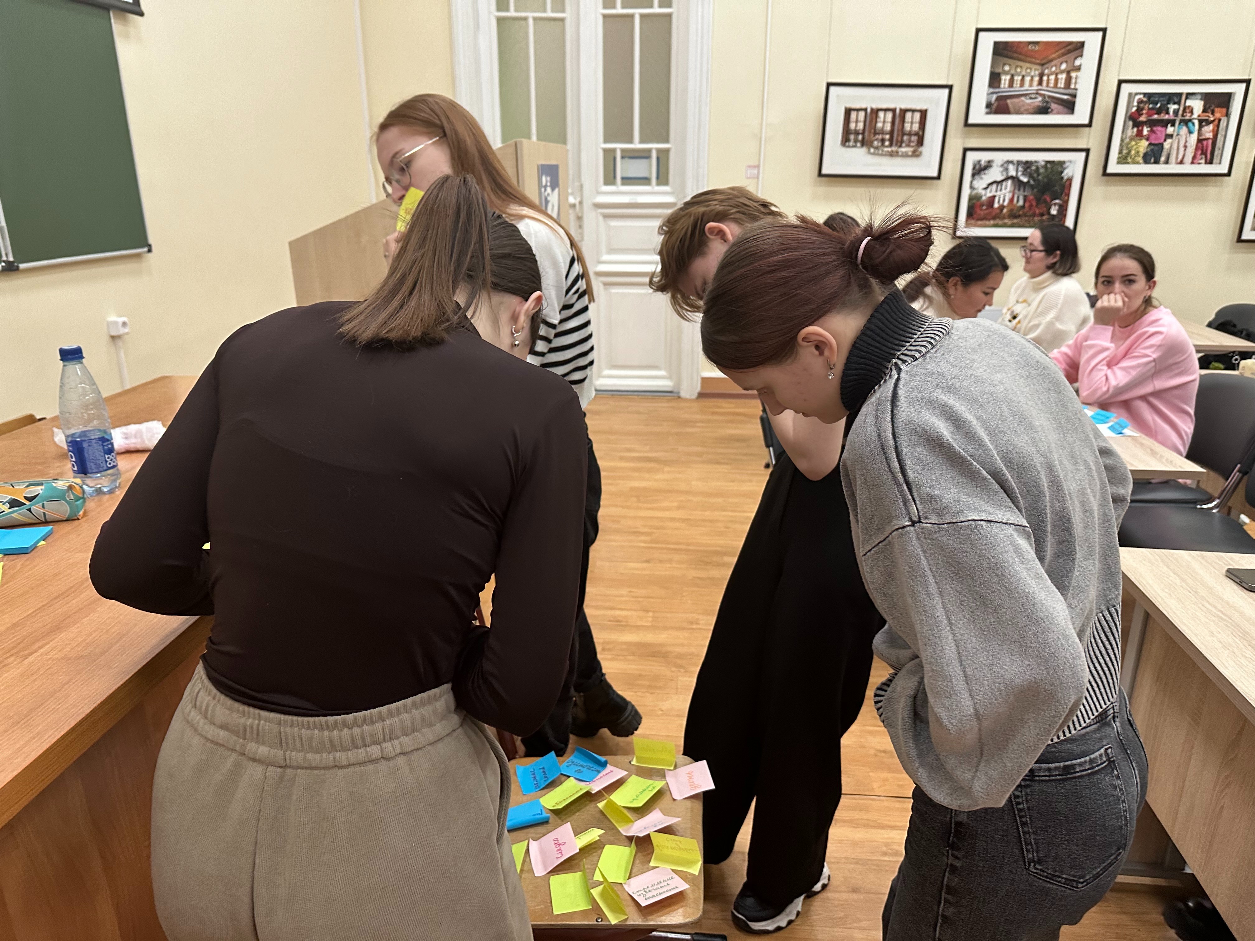 Групповое занятие 'Планета эмоций' Групповое занятие 'Планета эмоций'